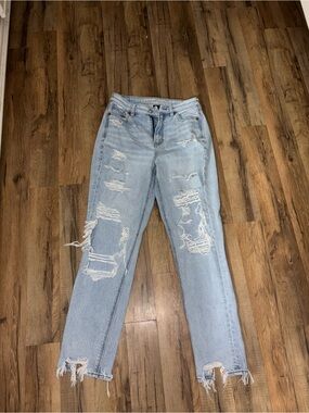 American Eagle Outfitters Light Blue Distressed Boyfriend Jeans